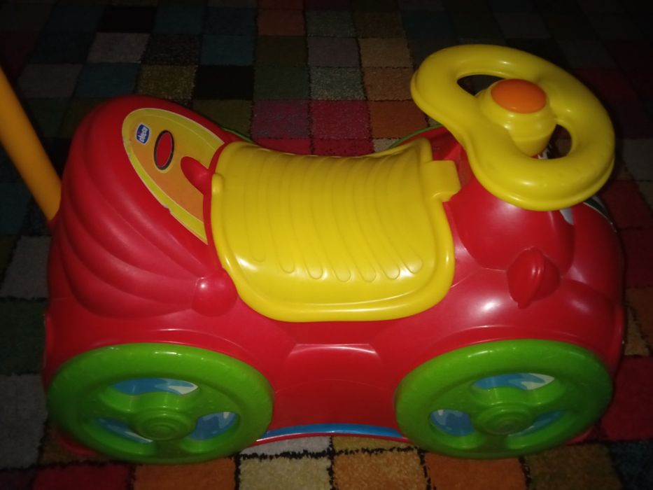 Автомобиль-Каталка Chicco толокар с родительской ручкой и багажником