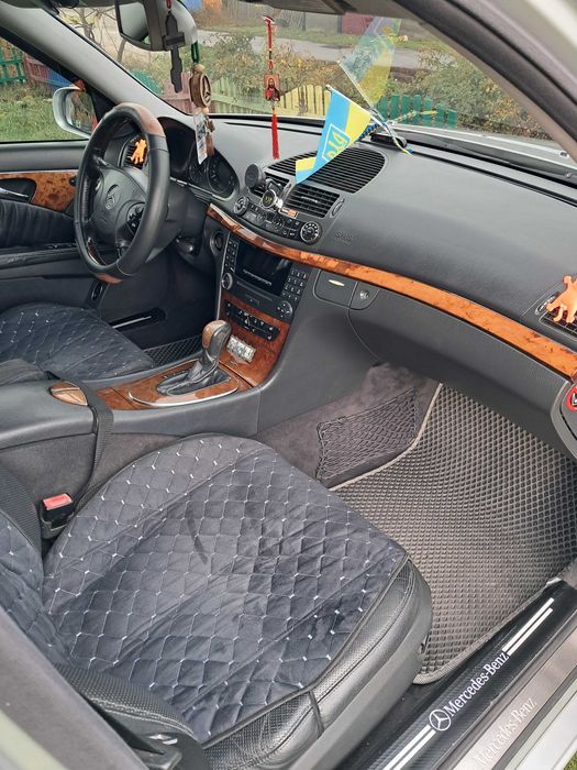 Mercedes-Benz E-Class 2003 W211