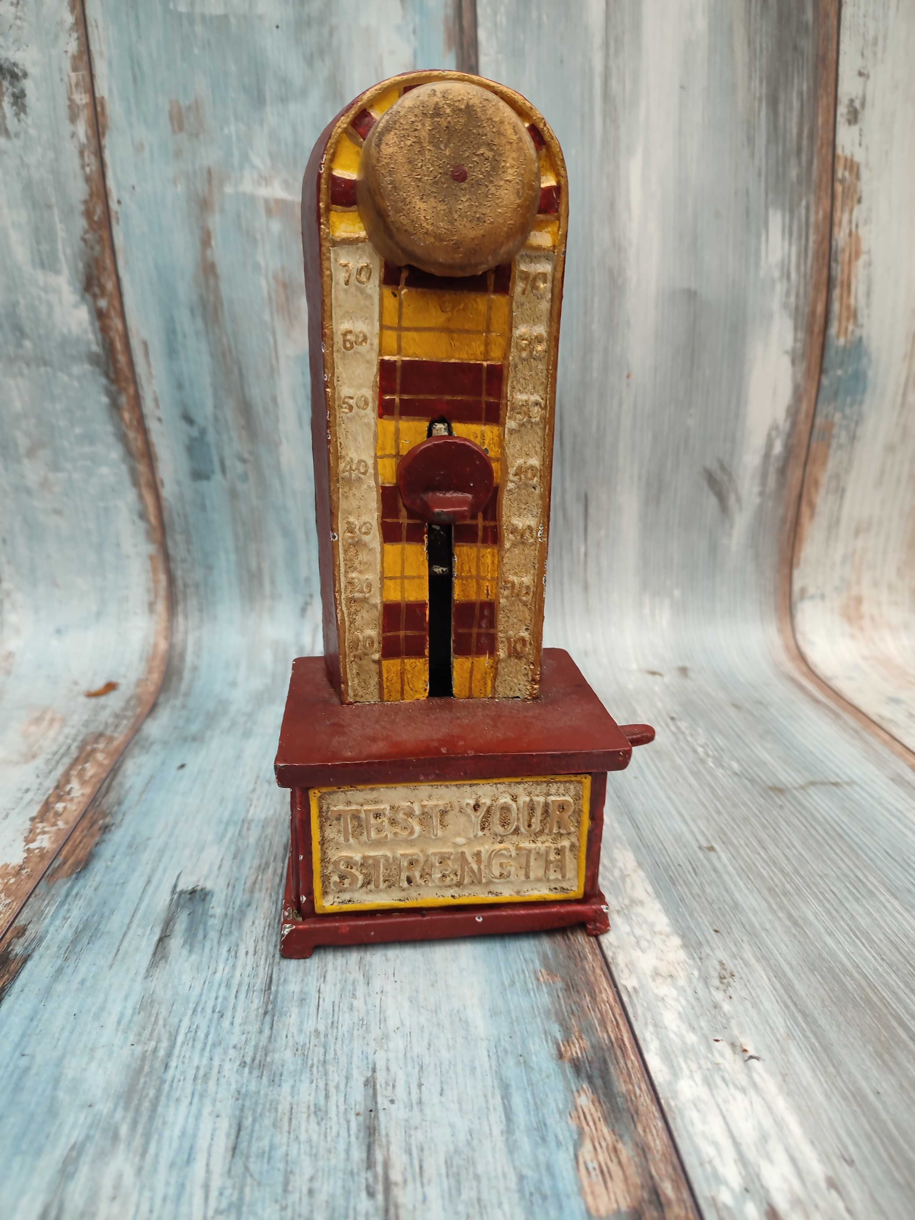 Żeliwna Skarbonka Mechaniczna  Test siłacza - VIntage - design
