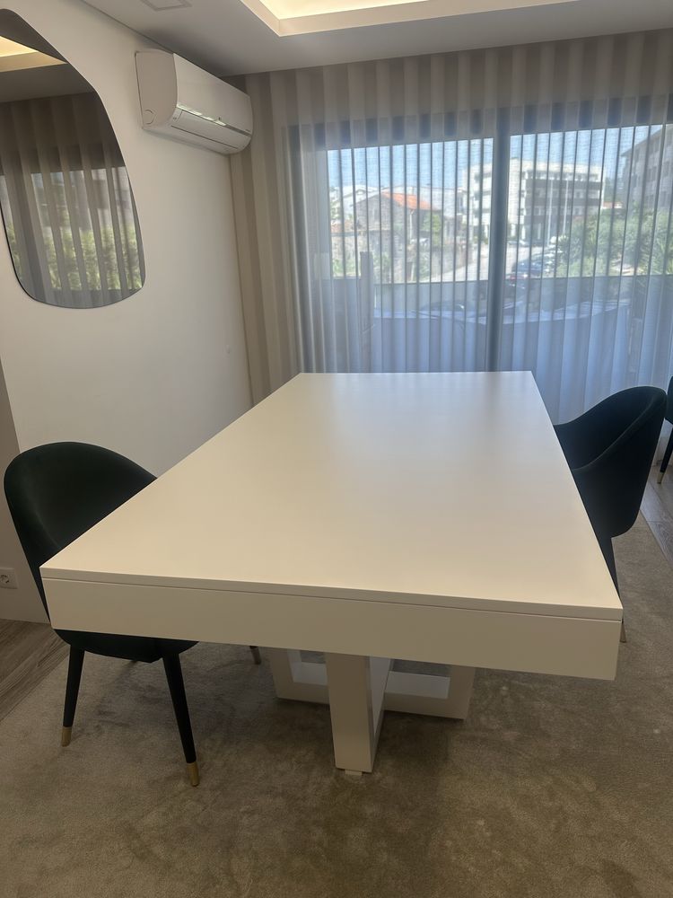 Vendo mesa branca lacada extensivel