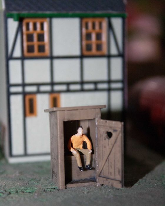 "Деревянный туалет" для модели ж/д в масштабе Н0 (аналог PIKO)
