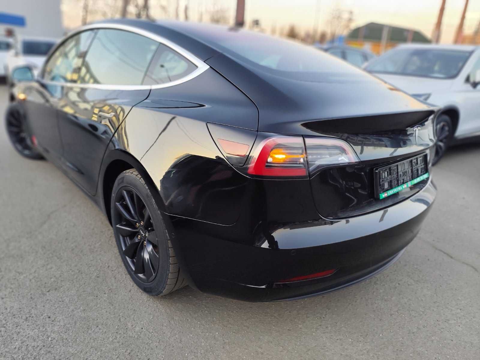 TESLA Model 3  Long Range AWD