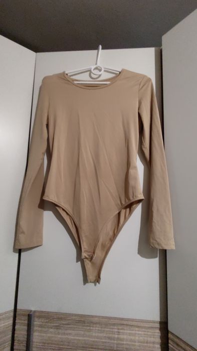 Beżowe body rozmiar M