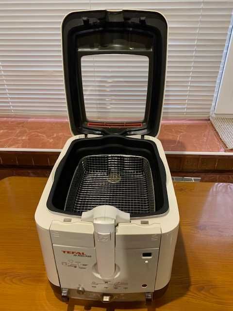 Фритюрниця Тефаль