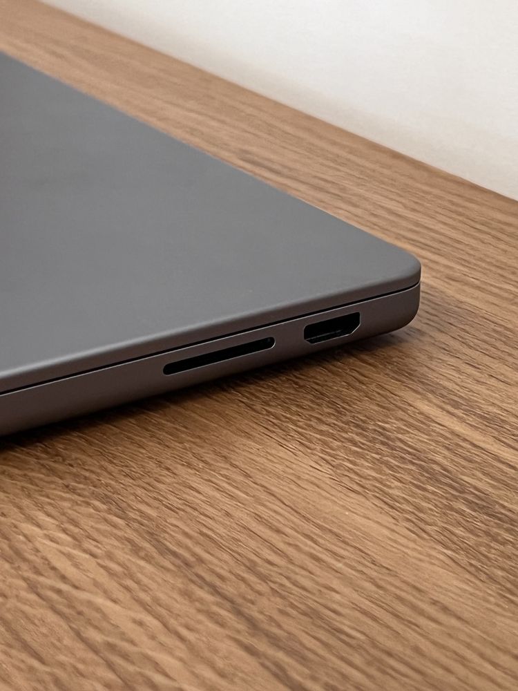 Mac Book Pro M3 novo c/ fatura e garantia