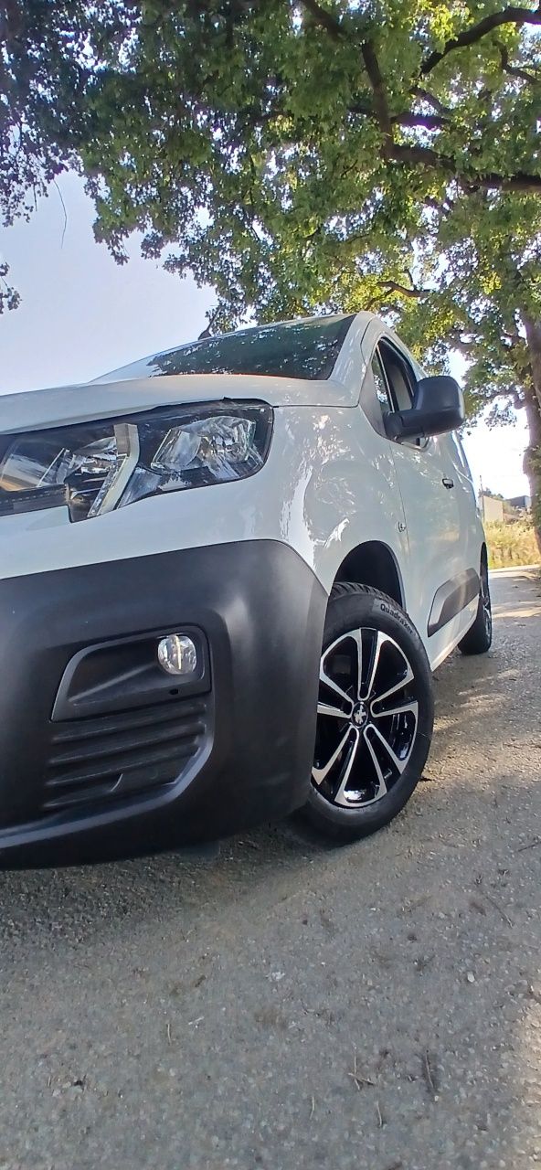 Peugeot partner 1.6bluehdi full extras