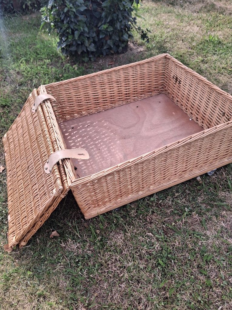 Kosz wiklinowy, na kółkach, XL