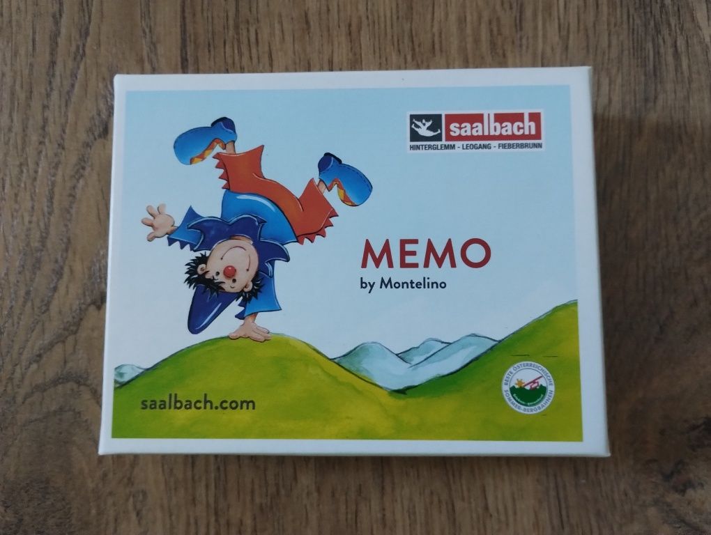 Zestaw gier takich jak domino kalambury i memory