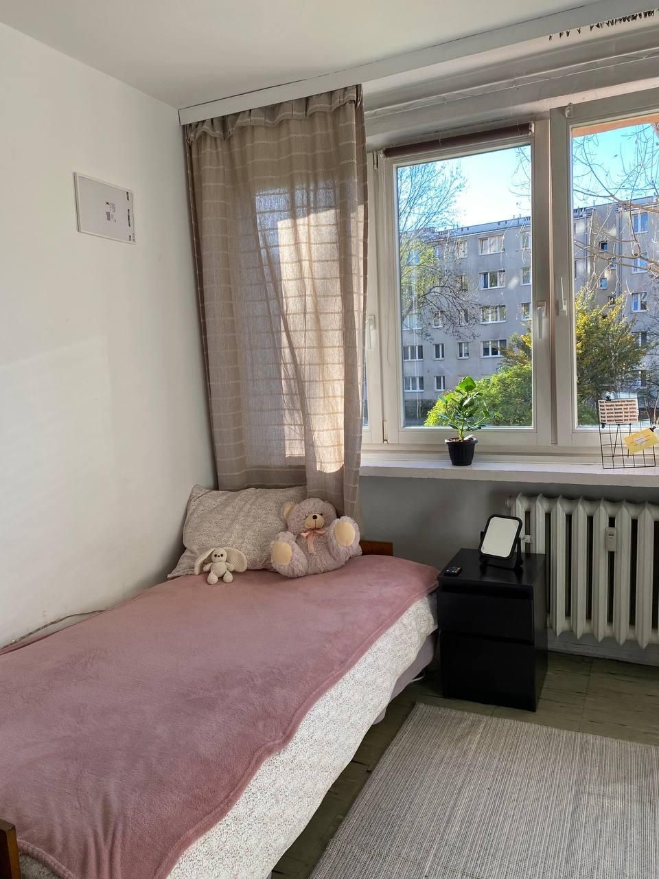 Pokój do wynajęcia duży bez dodatkowych opłat.