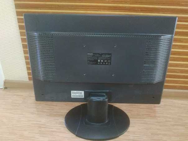 Монітор Samsung 22 дюйми гарний стан.