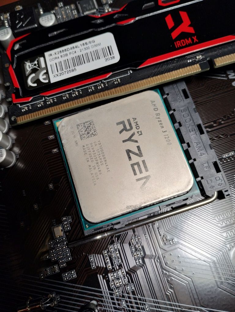 Комплект AMD Ryzen 3 1200 ,Gigabyte A320, 8gb DDR4 goodram IRDM 2666