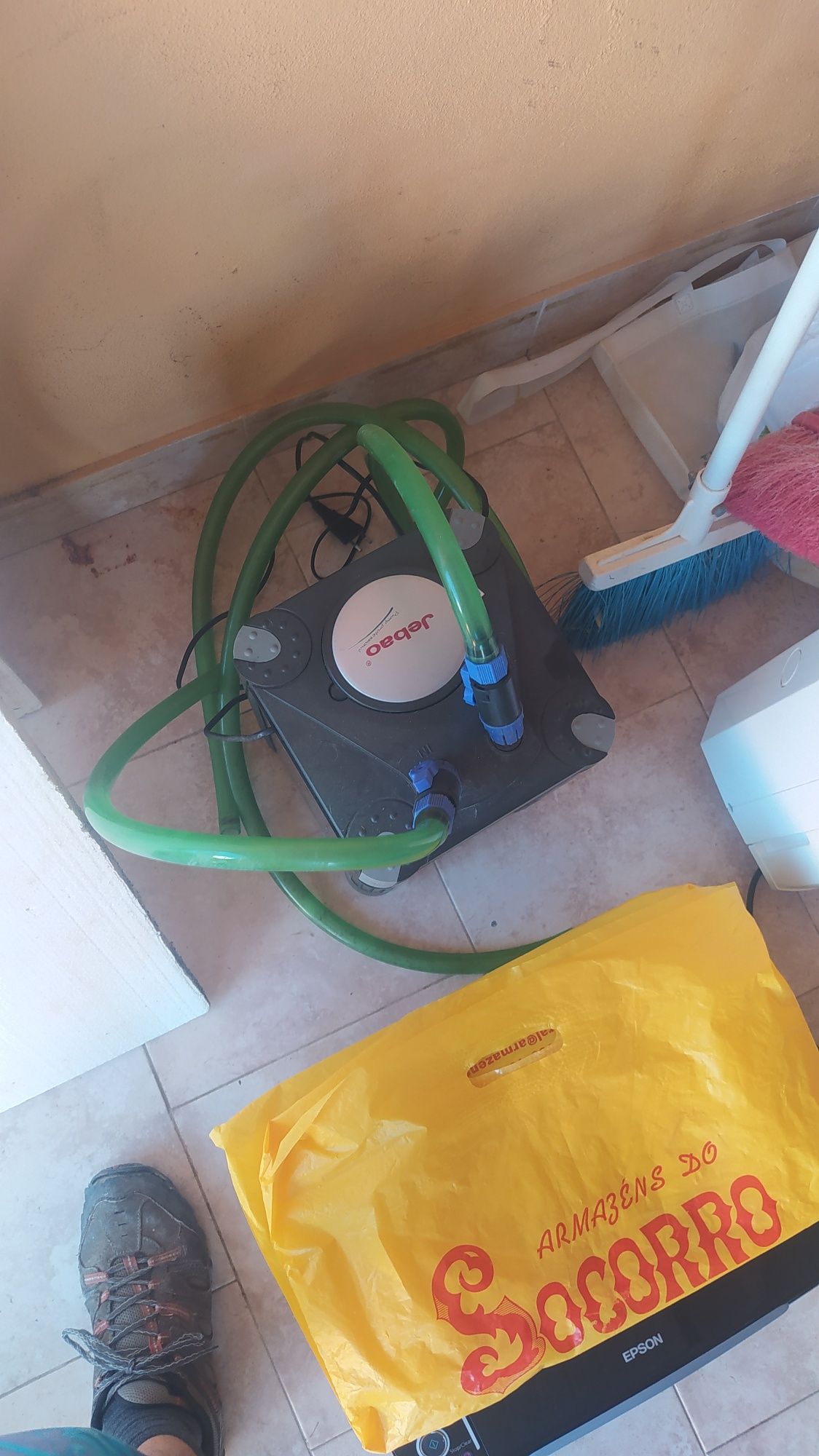 Aquário com tudo o equipamento
