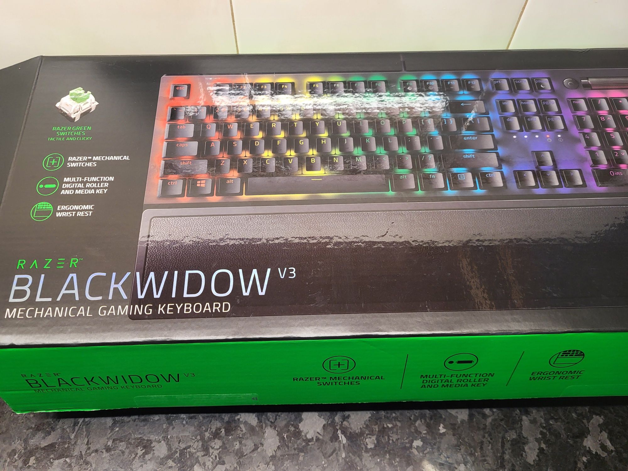 Teclado Gaming RAZER Blackwidow V3 (Mecânico - Portugues - Preto)
