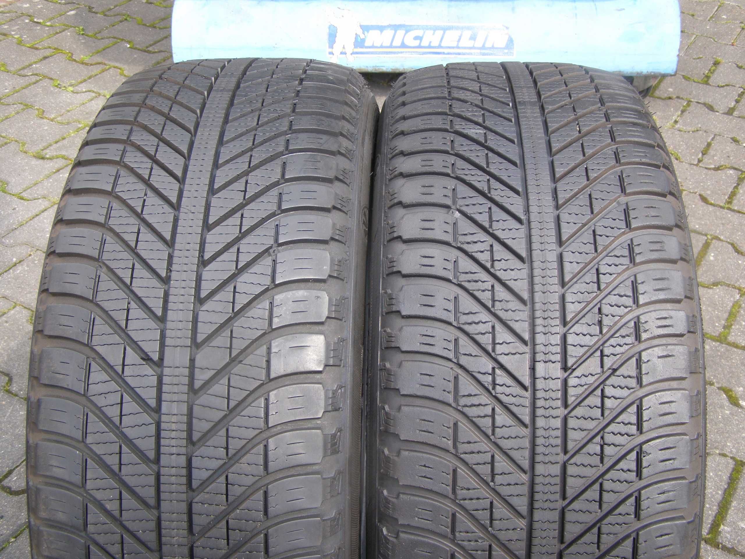 235/55/17 Goodyear Vector 4Seasons SUV 4X4 2szt