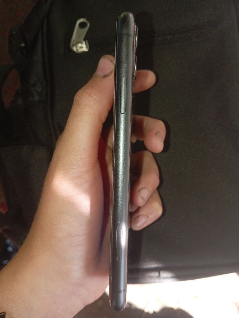 iPhone 11 128gb продаю