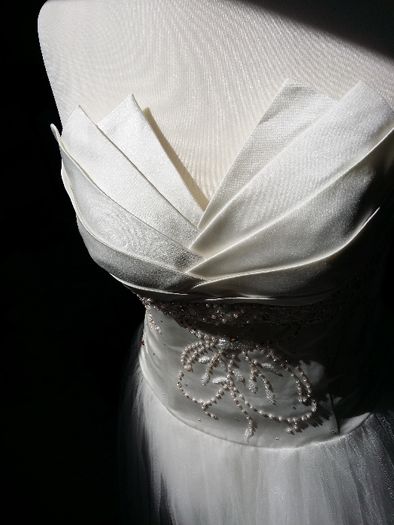 Wyprzedaż Okazja- suknia ślubna wiązana od tyłu -gorset