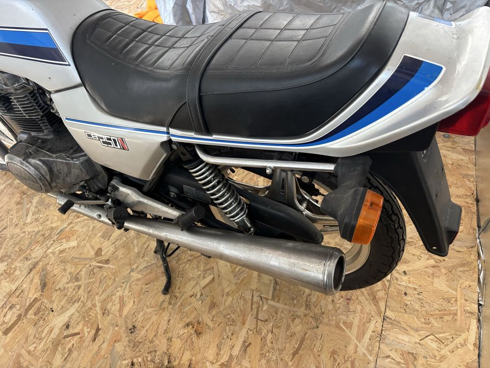 Honda 250 N com 72 Kilometros