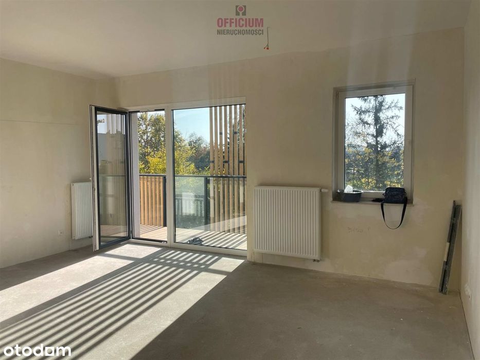 2 pokoje, duzy balkon, winda, m.postojowe