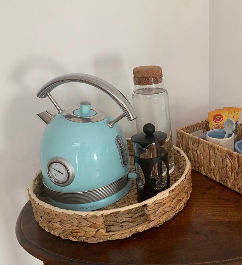 Chaleira Cecotec semi nova azul pastel