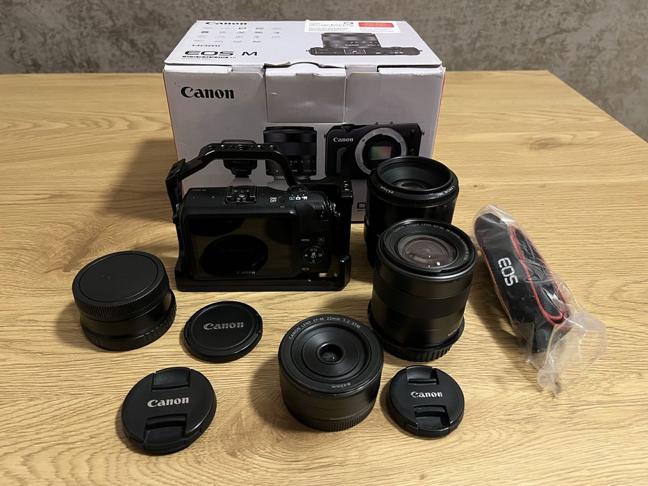 Canon EOS M + великий комплект