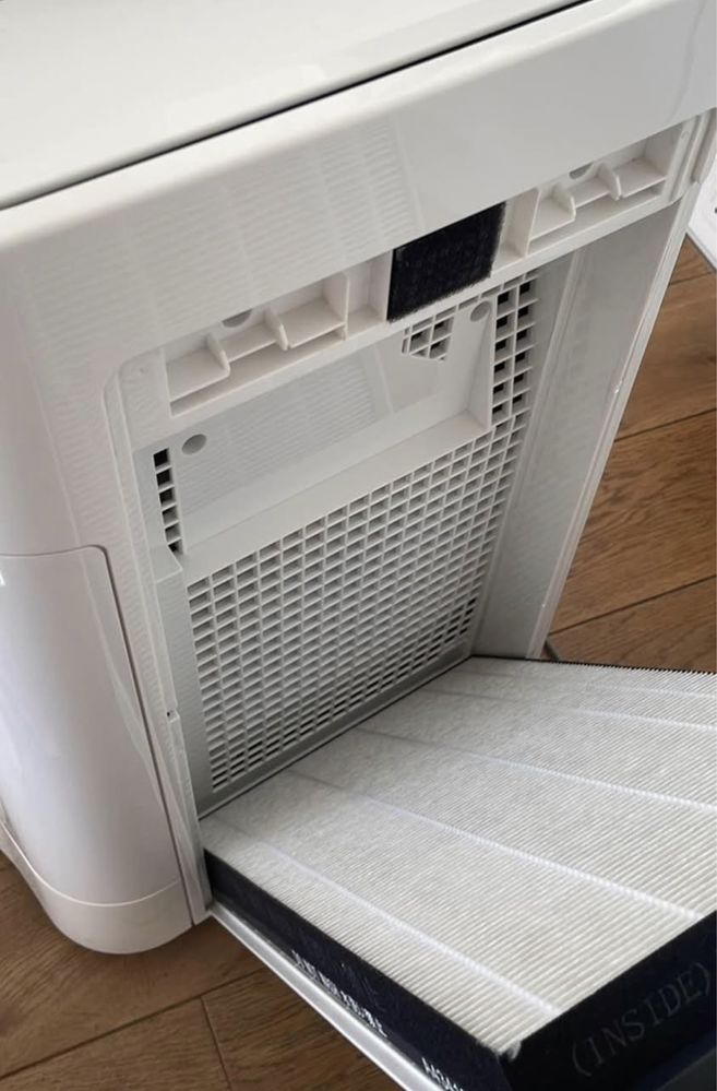 Sharp - oczyszczacz z nawilżaczem KC-D50EU-W