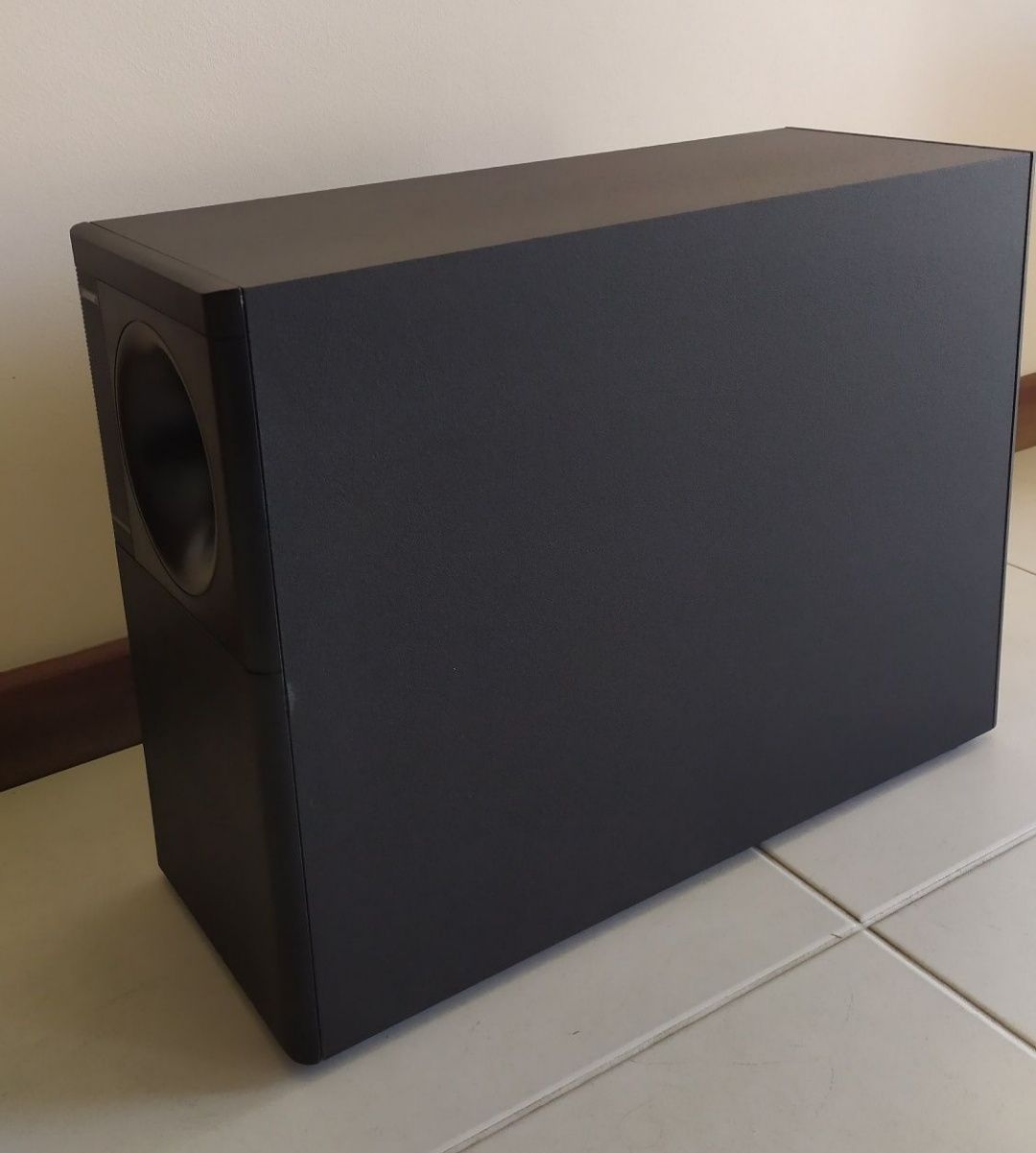 Conjunto colunas Bose Acoustimass 5 com satélites Jewel Bose