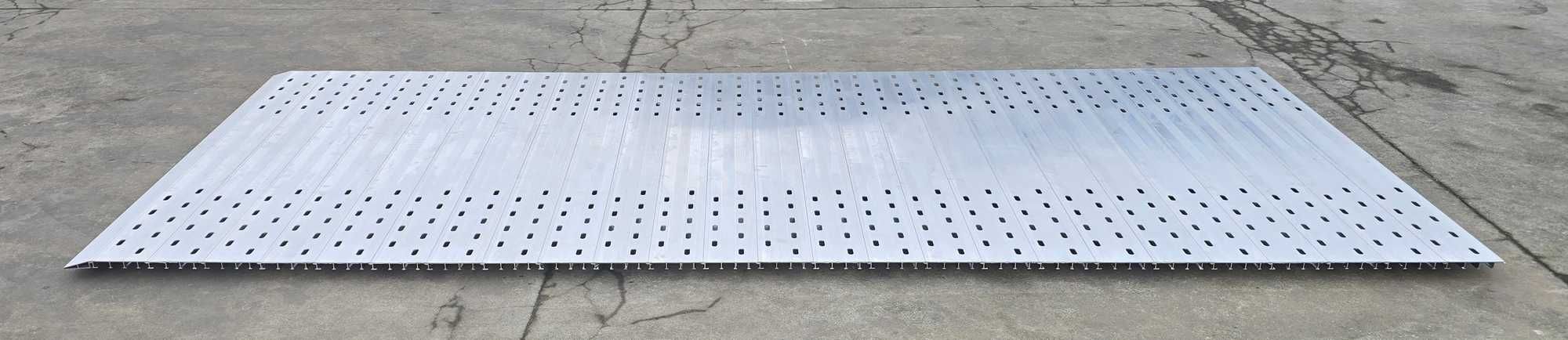 Platforma ALU 4500x2100mm deski i zakończ Laweta Najazd Cert. VDI 2700