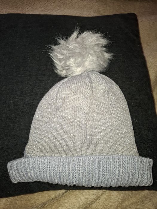 Gorro Cinzento Escuro