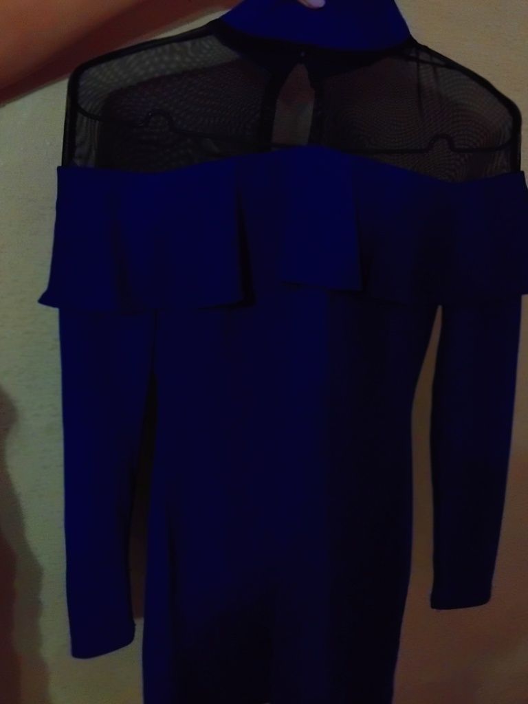 Сукня синього кольору з сіткою