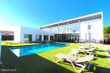 Moradia V4 260m2 + dependência V1 + bangaló V3 jacuzzi, piscina 5000m2