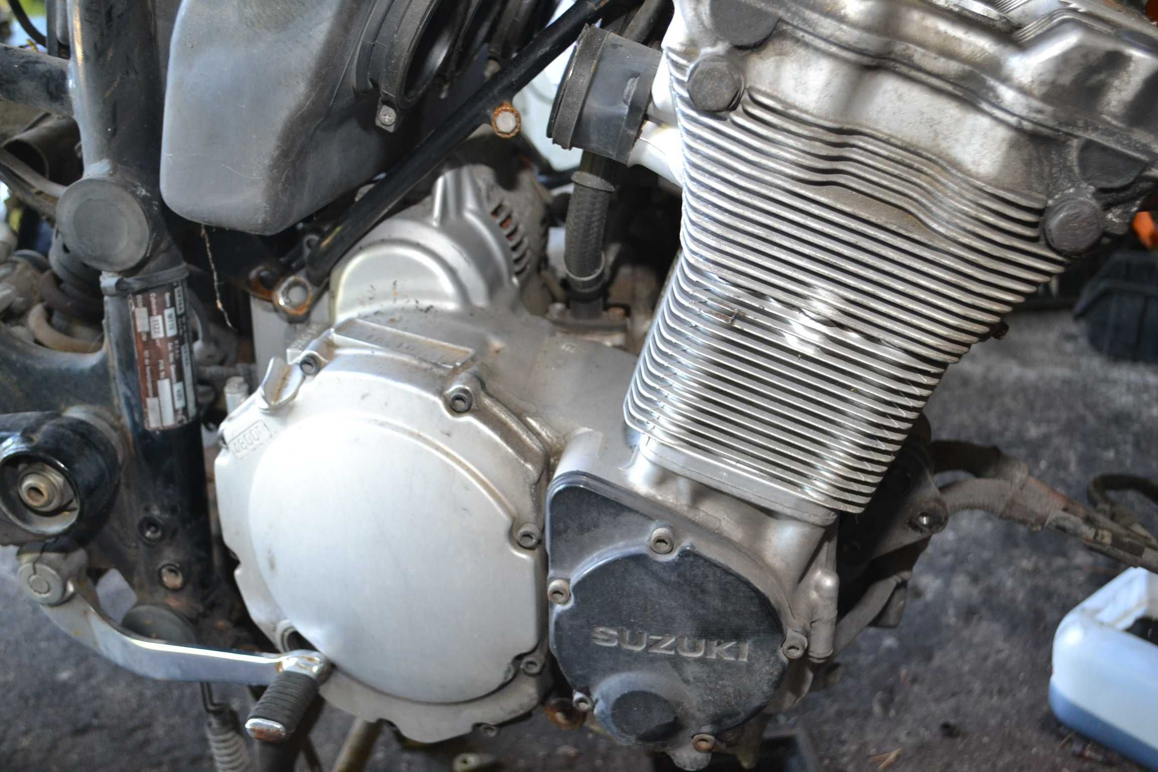 Suzuki gsx 1100 g gsx1100g silnik skrzynia zawieszenie gaźniki