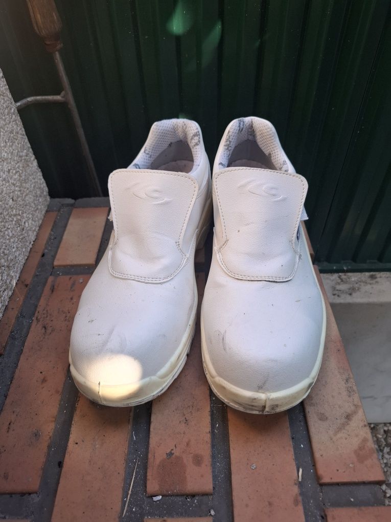 Sapatos  com biqueira de aço