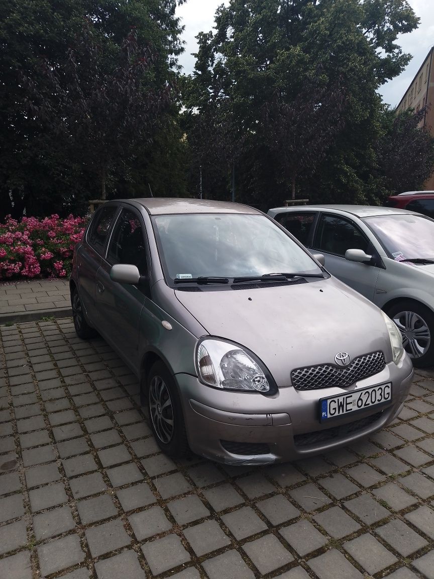 Toyota Yaris 1.0 benzyna 2004