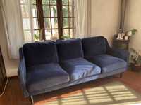 Sofa azul de veludo