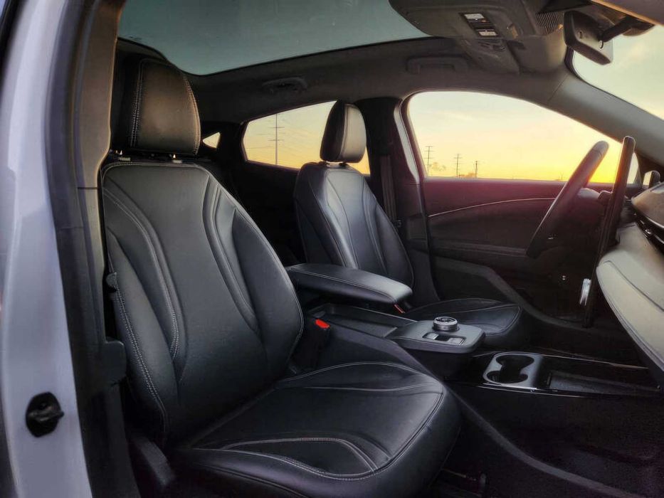 Ford Mustang Mach-E Premium      2021