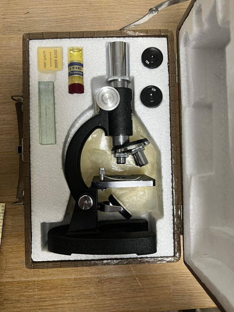 Мікроскоп вінтажний C.O.C