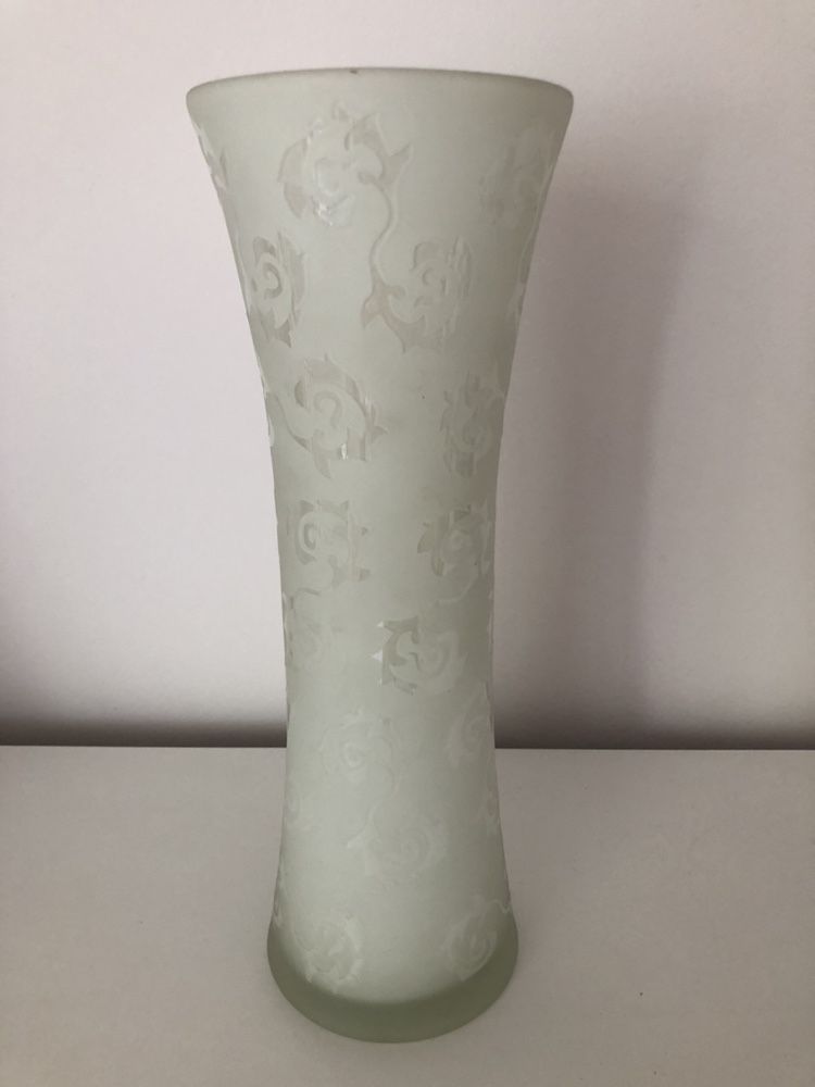 Biały wazon Duka 29,5cm powierzchnia fakturowana szkło