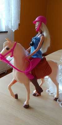 Barbie z koniem Mattel