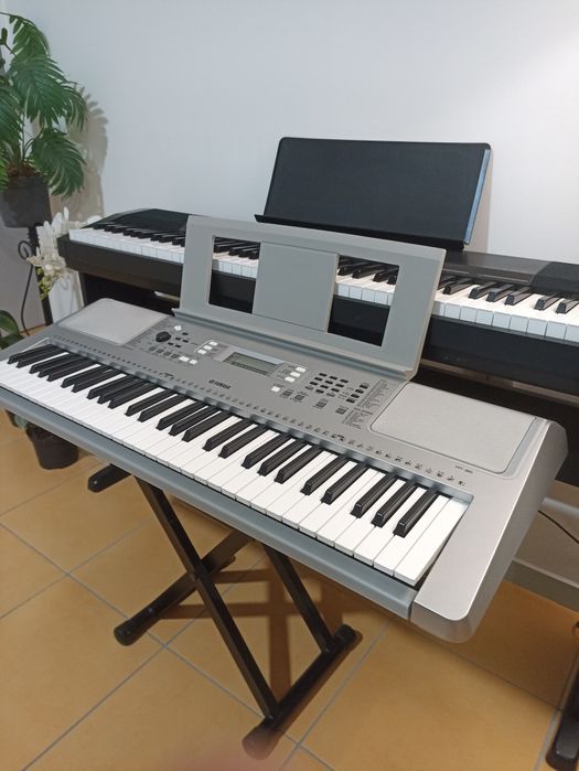 Teclado Yamaha YPT-360 (Equivalente PSR-E363) - Sensível ao Toque!