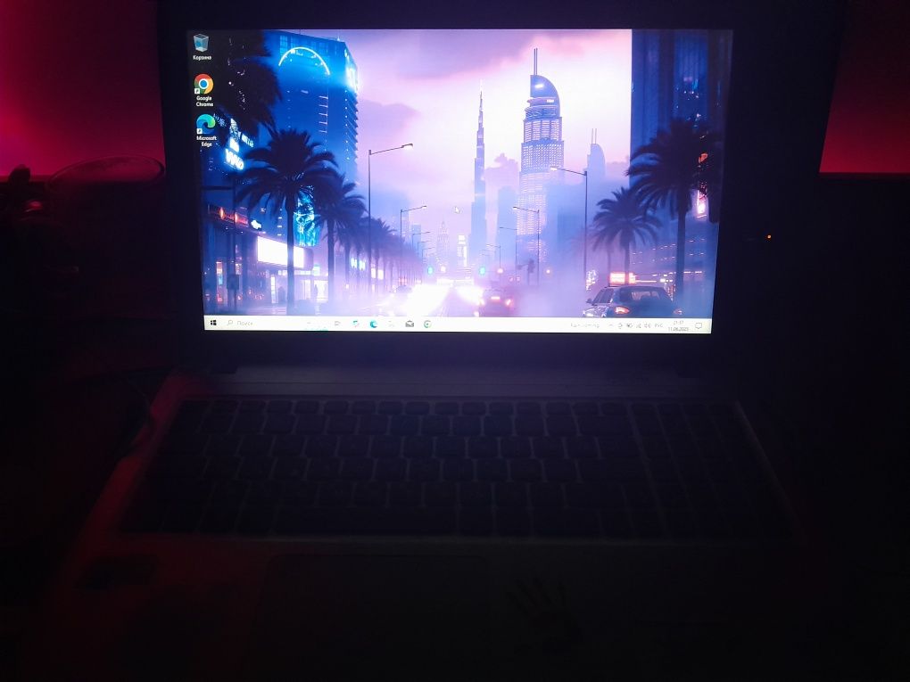 Ігровий ноудбук ASUS в комплекті ігрова клавіатура (самовивіз)