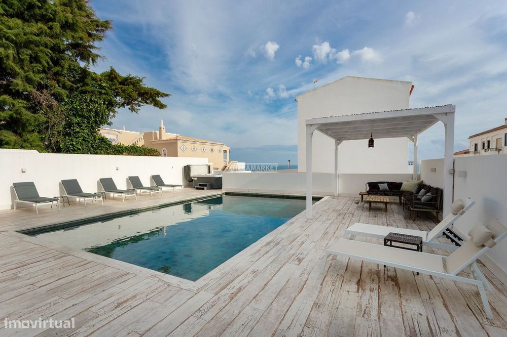 Villa V3 + 1 com piscina, Vista Mar e Licença AL situada a escassos me