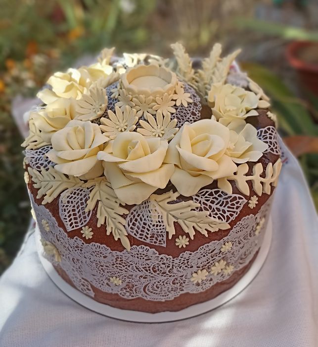 Коровай святковий, коровай ювілейний, шишки весільні, паска домашня.
