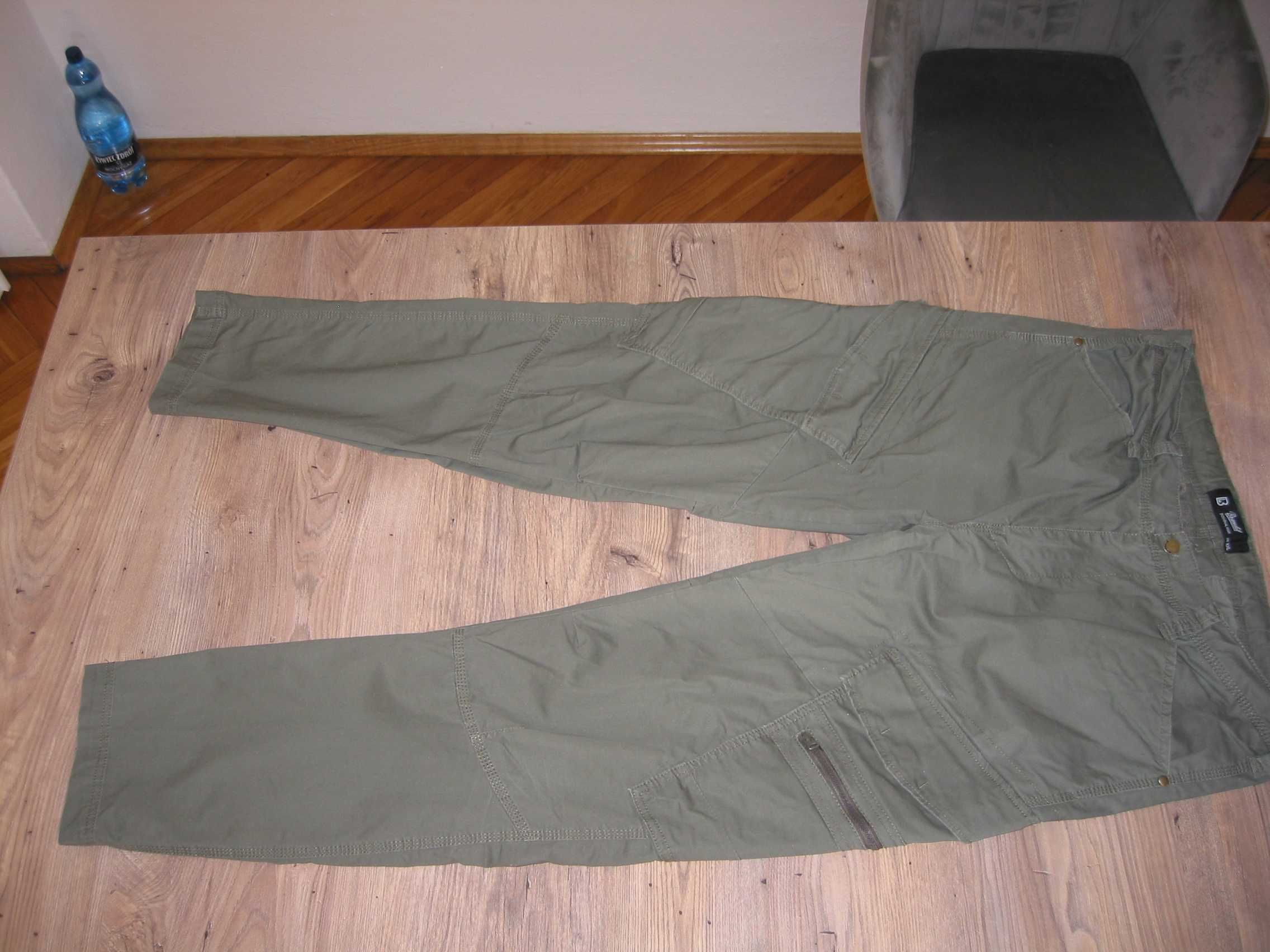 Spodnie BRANDIT Adven Slim Fit Trousers Oliv XXL
