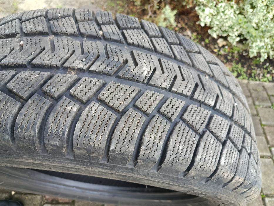 Продам зимові шини 235/60/R18