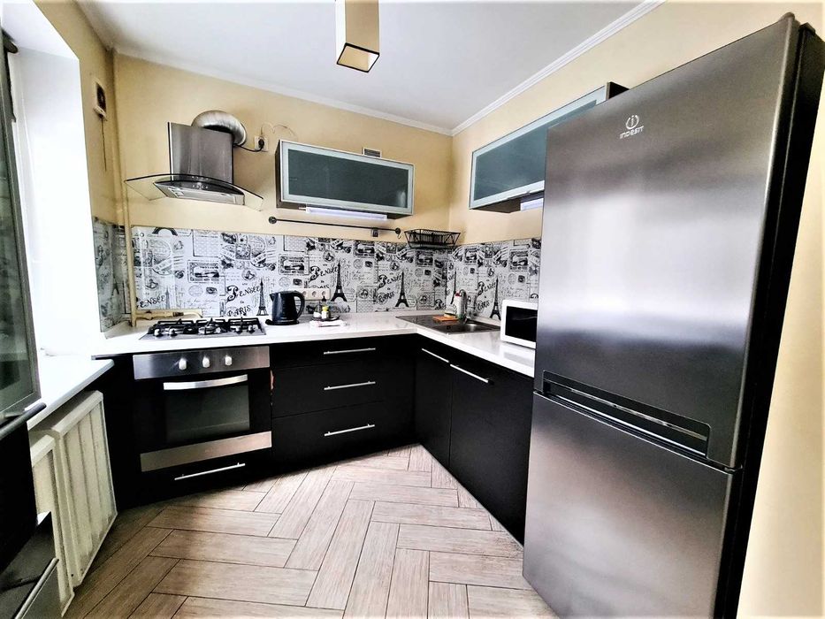 ДВОХкімнатна студія подобово