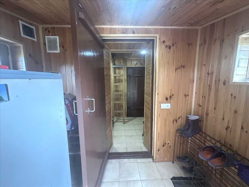 Затишний будинок з ділянкою в передмісті Полтави