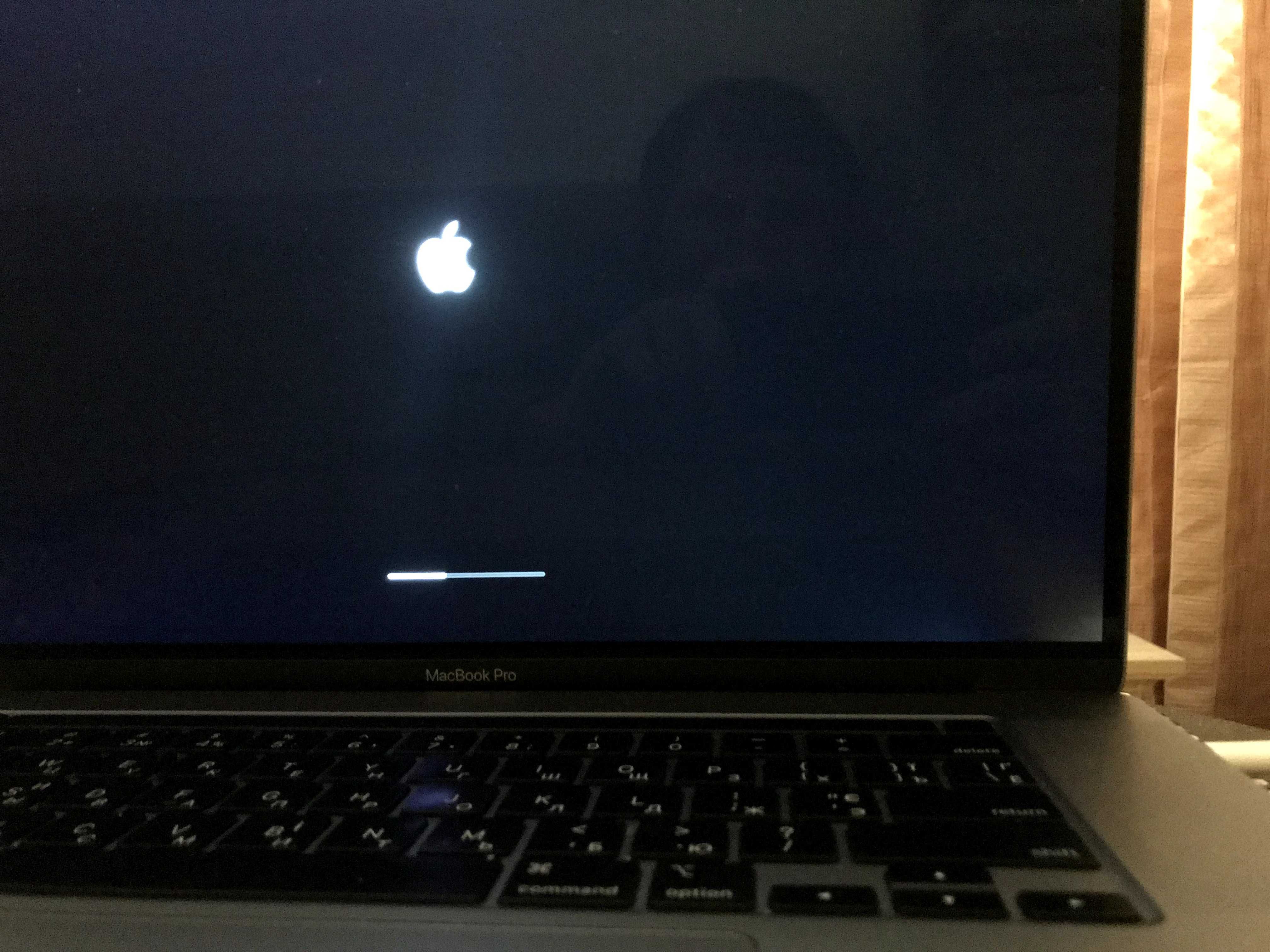 MacBook Pro 16' 2019 A2141 /i7 6-Core/32Gb RAM/512GB SSD/AMD 5300M 4Gb