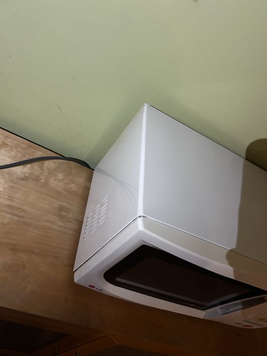 Kuchenka mikrofalowa LG Intellowave – sprawna