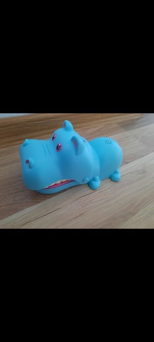 Zabawki dziecięce grające samolot, telefon, hipopotam