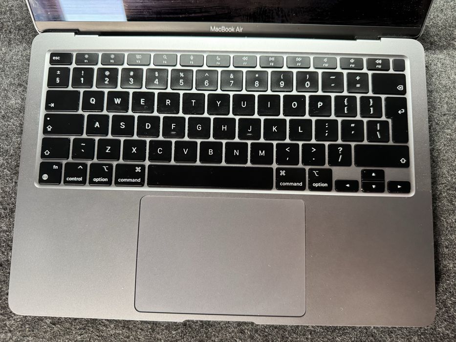 MacBook Air M1 16GB/256GB